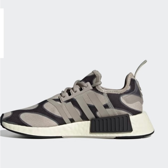 HOST PICK 🎉🥳🙌NIB ADIDAS X MARIMEKKO NMD_R1 SHOES - Picture 7 of 14